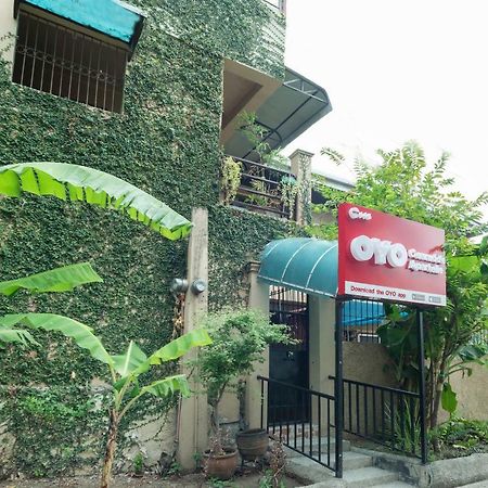 OYO 145 Conrado's Apartelle Paranaque City Exterior foto
