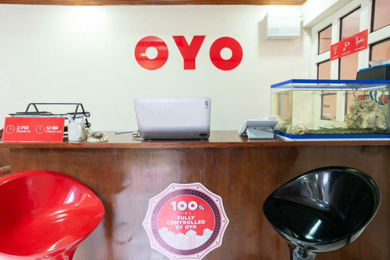OYO 145 Conrado's Apartelle Paranaque City Exterior foto
